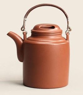 Yixing teapot in tall barrel shape by Wang Yinchun